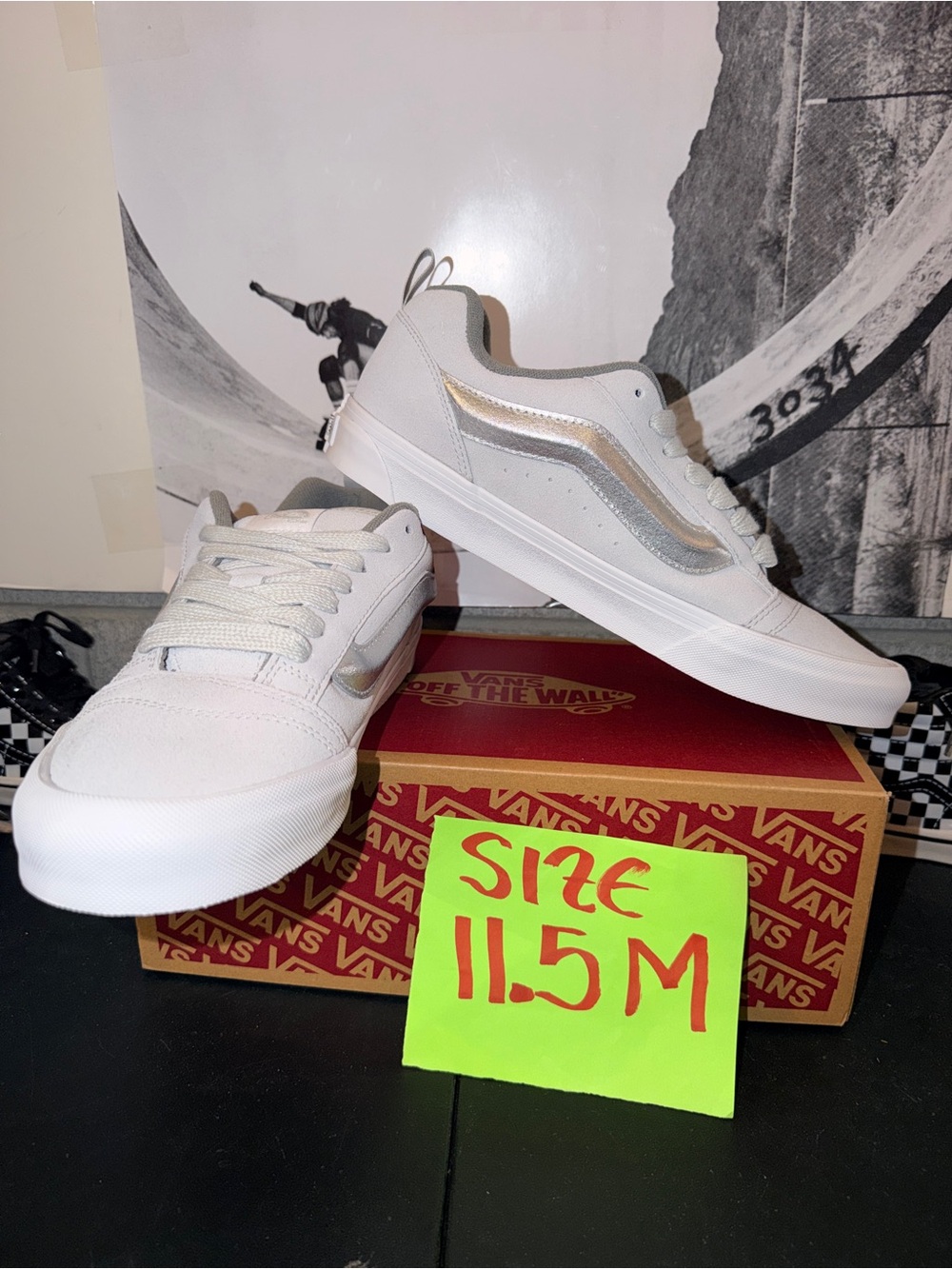 Vans Knu Skool sz 11.5 Men’s 13.0 Woman